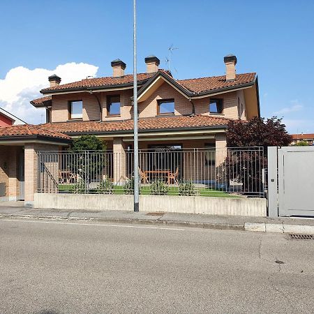 Cassano dʼAdda B&B Casa Sara المظهر الخارجي الصورة